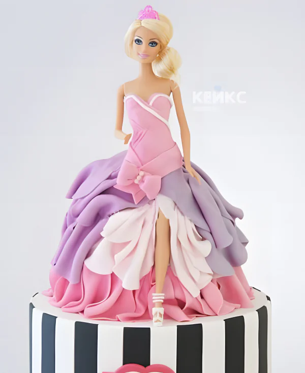 Детский торт Барби в розово-сиреневом платье Фото