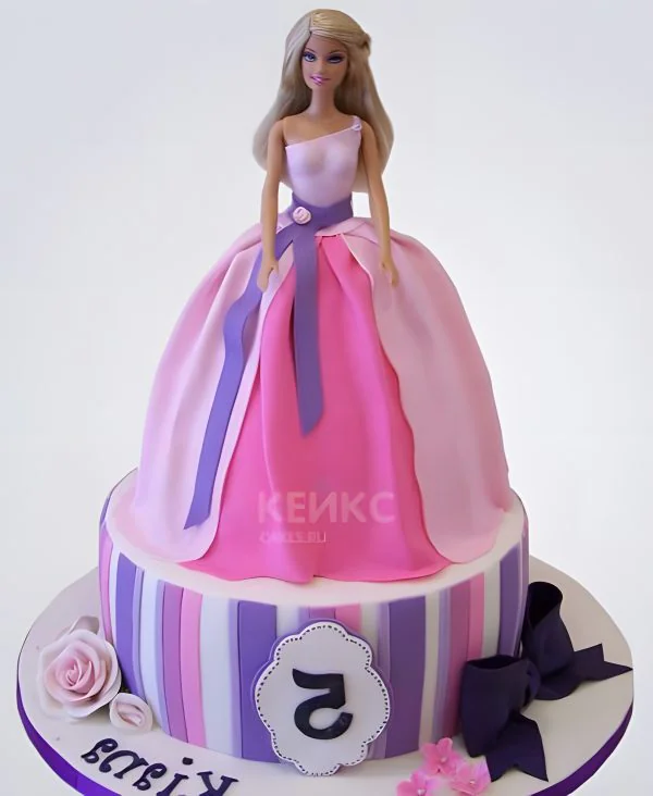 Торт для девочки в виде куклы Барби Фото