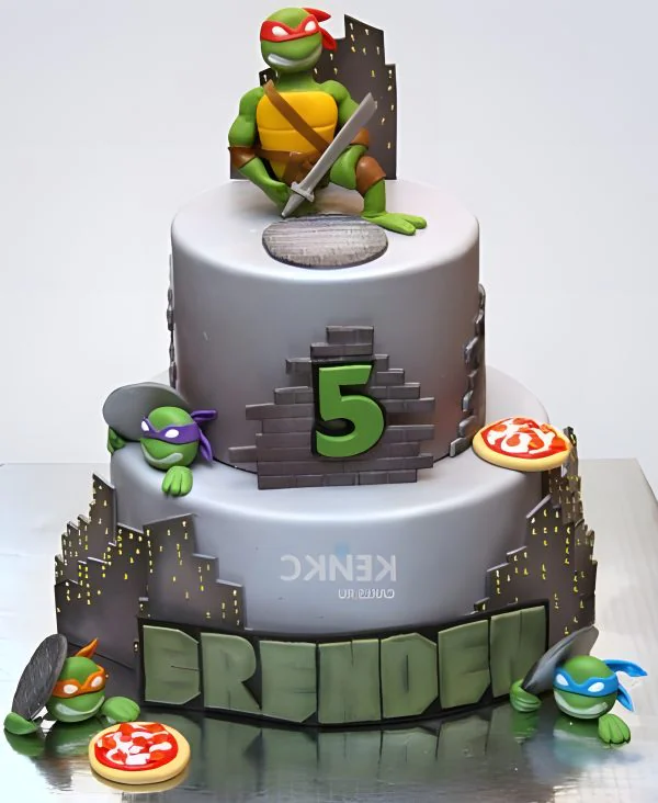 Воинственный торт Черепашки ниндзя в ночном городе Фото