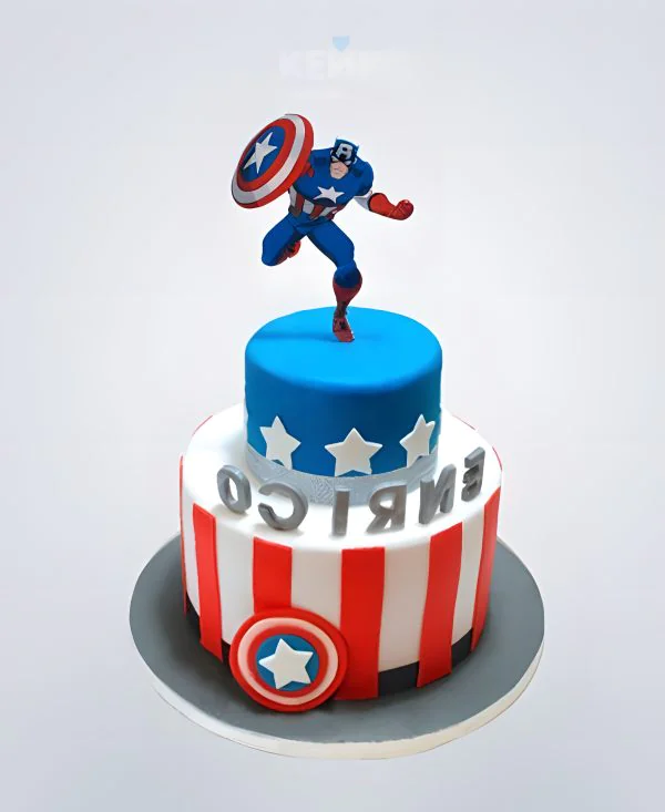 Торт с фигуркой капитана америки и надписью Фото