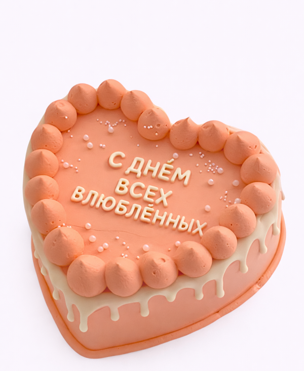 Нежно-розовый милый торт на 14 февраля Фото