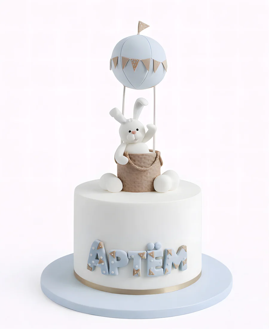 Стильный торт с зайчиком в воздушном шаре Фото