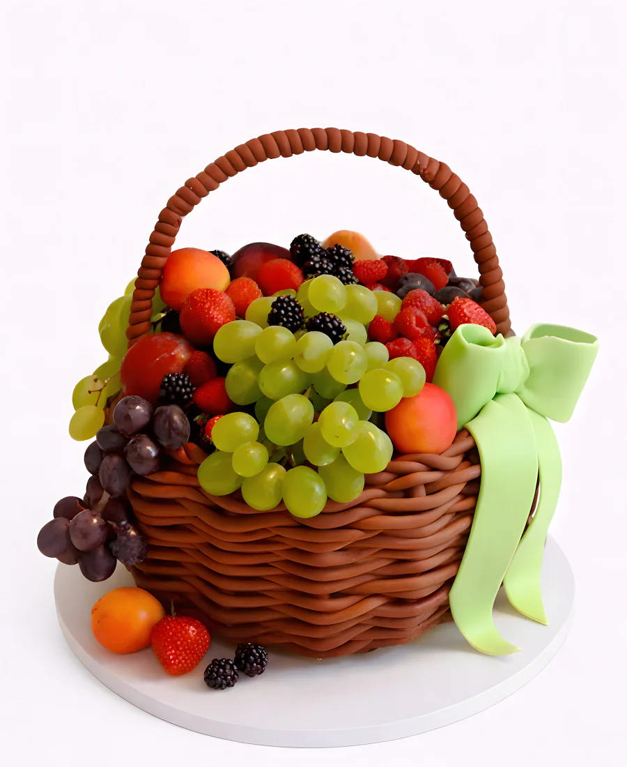 Торт корзина с бантиком с фруктами и ягодами Фото