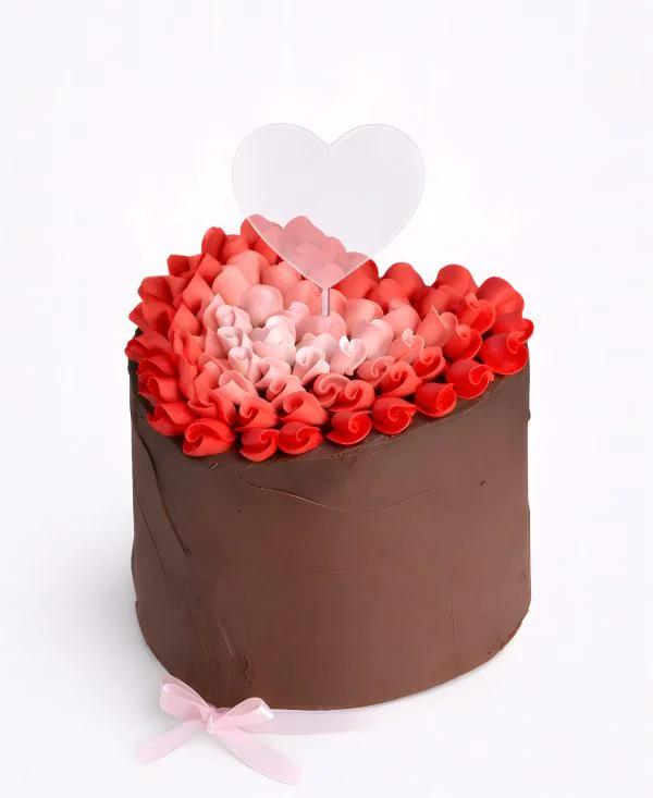 Торт в форме сердца с цветами на 14 февраля Фото