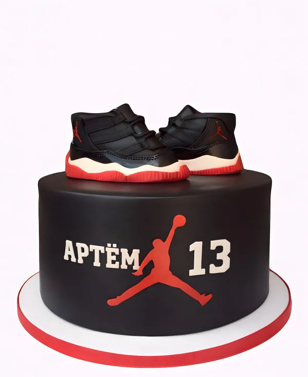 Торт с кроссовками Jordan Фото