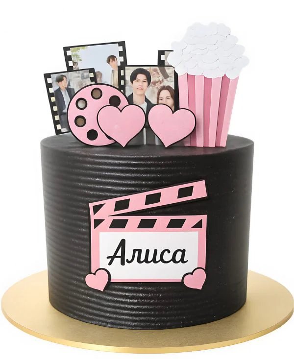 Черный торт с кинолентой по дорамам Фото