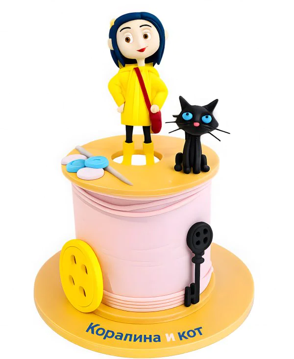 Креативный торт в виде мотка ниток с пуговицами и Коралиной Фото