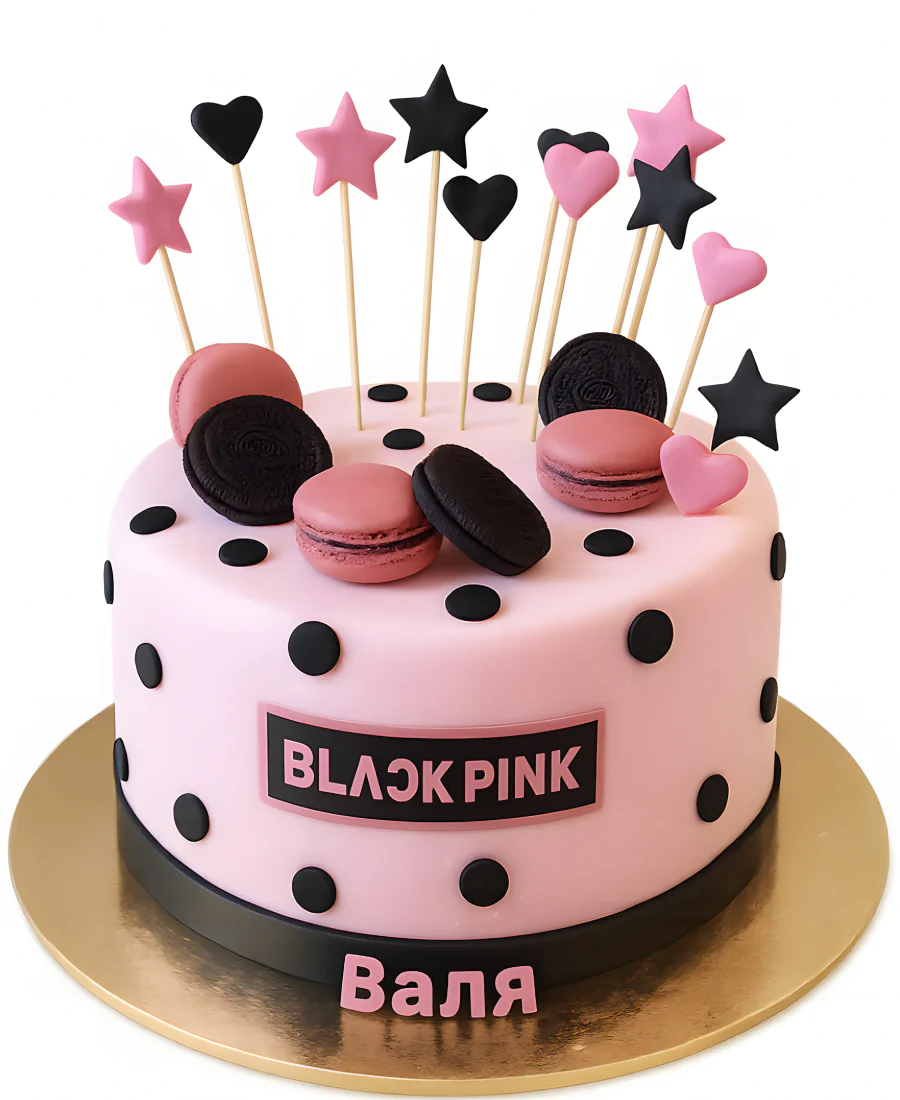 Торт с макарунами Блэкпинк Фото
