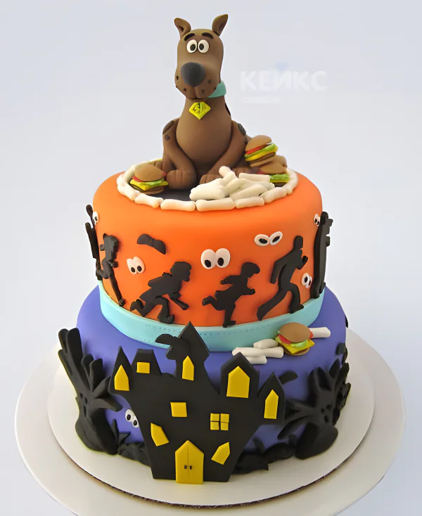 Разноцветный торт с фигуркой Скуби-ду Фото