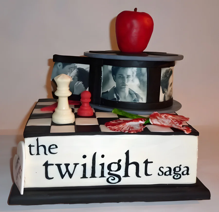 Шахматный торт с яблоком по тематике Сумерки Фото