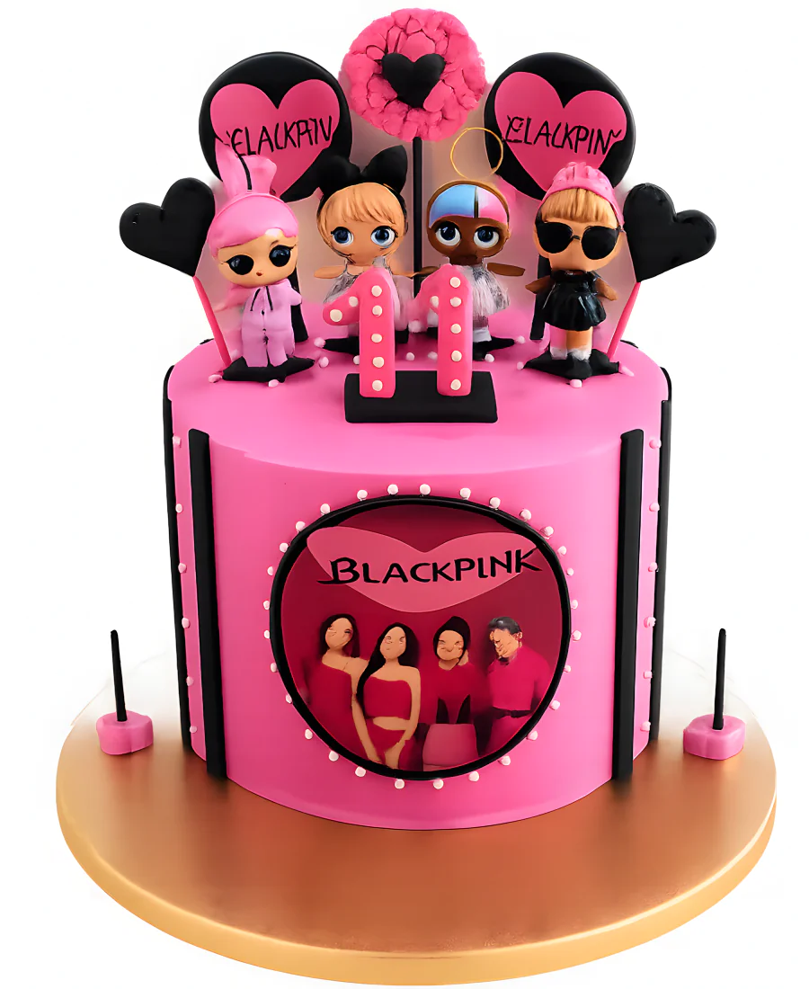 Торт с фигурами певицами из группы Blackpink Фото