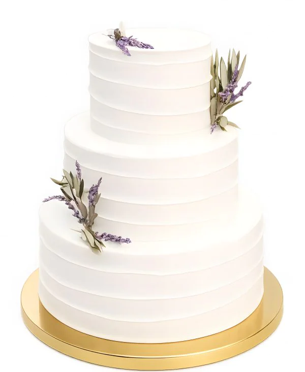 Белый свадебный торт с лавандой в стиле минимализм Фото