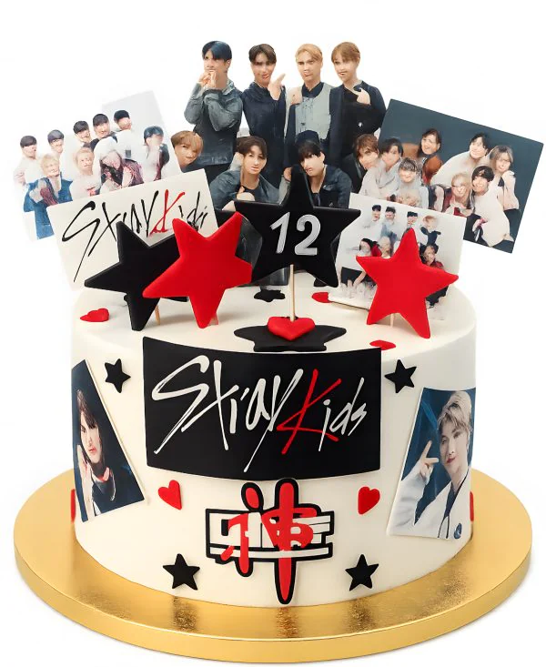 Торт с символикой группы Stray Kids Фото