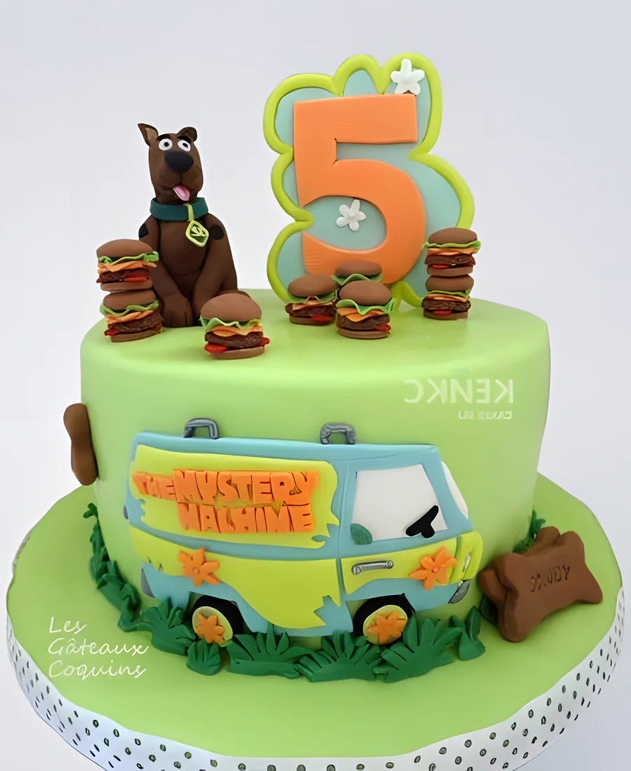 Зеленый торт Скуби-ду с машиной Фото