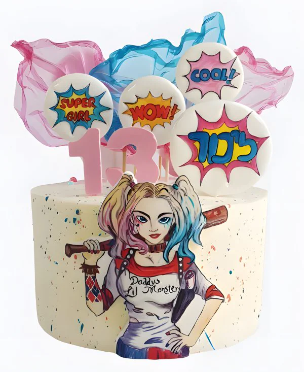 Белый торт с карамелью и мастичными топперами Фото