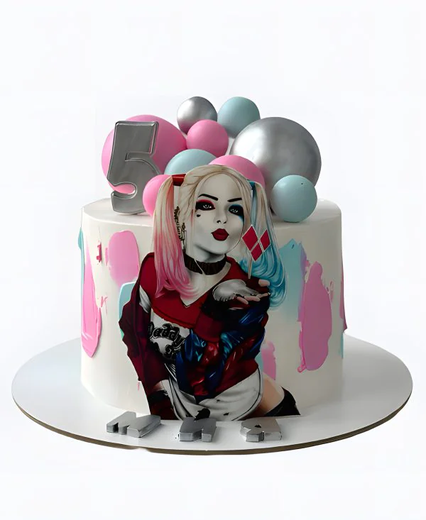 Торт с мастичным топпером Харли Фото