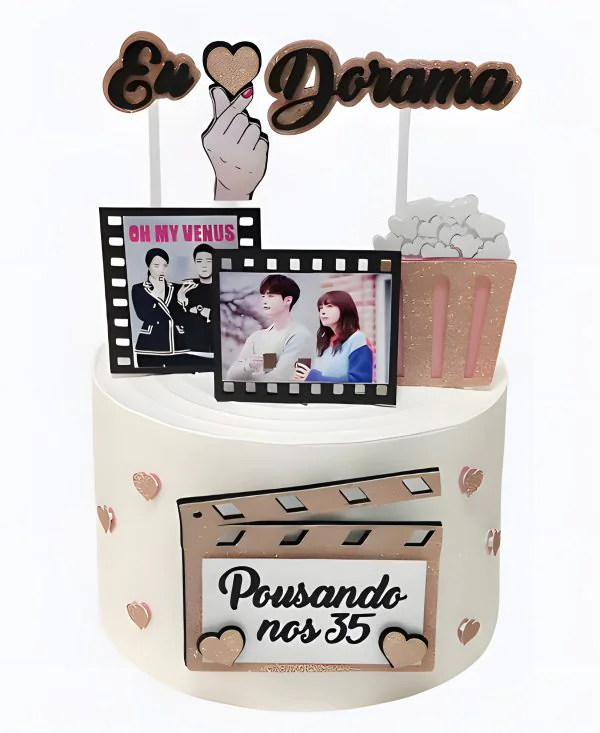 Торт с топперами из дорам Фото