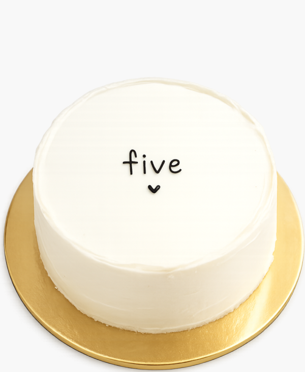 Белый бенто-торт на 5 месяцев Фото