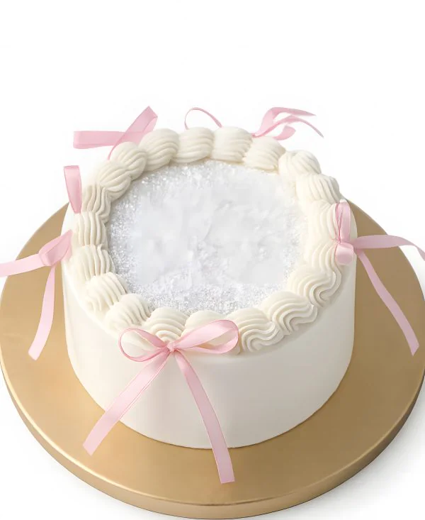 Белый бенто-торт с блетками Фото