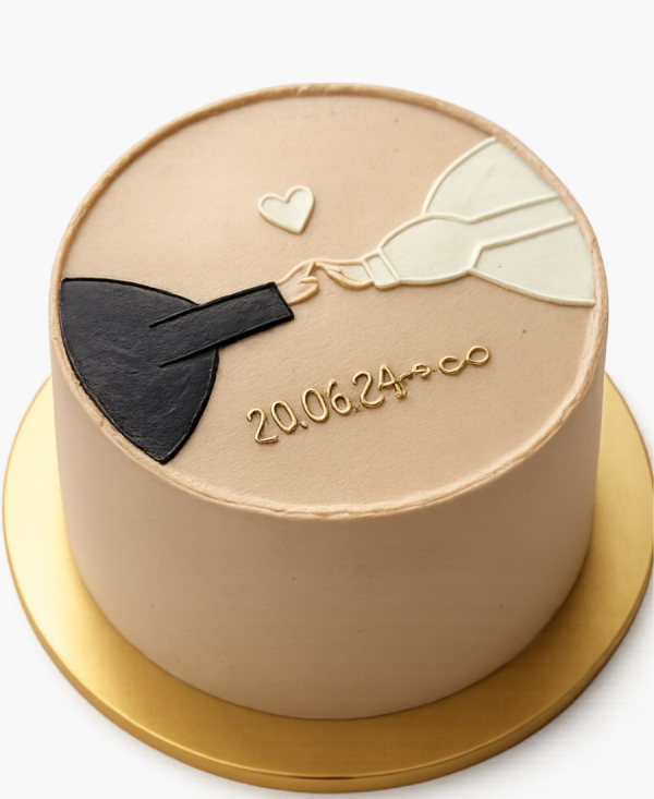 Коричневый торт на годовщину Фото