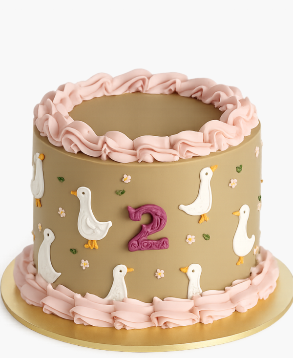 Милый торт с рисунком гусей Фото