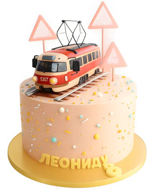 Розовый торт с фигуркой трамвая Фото