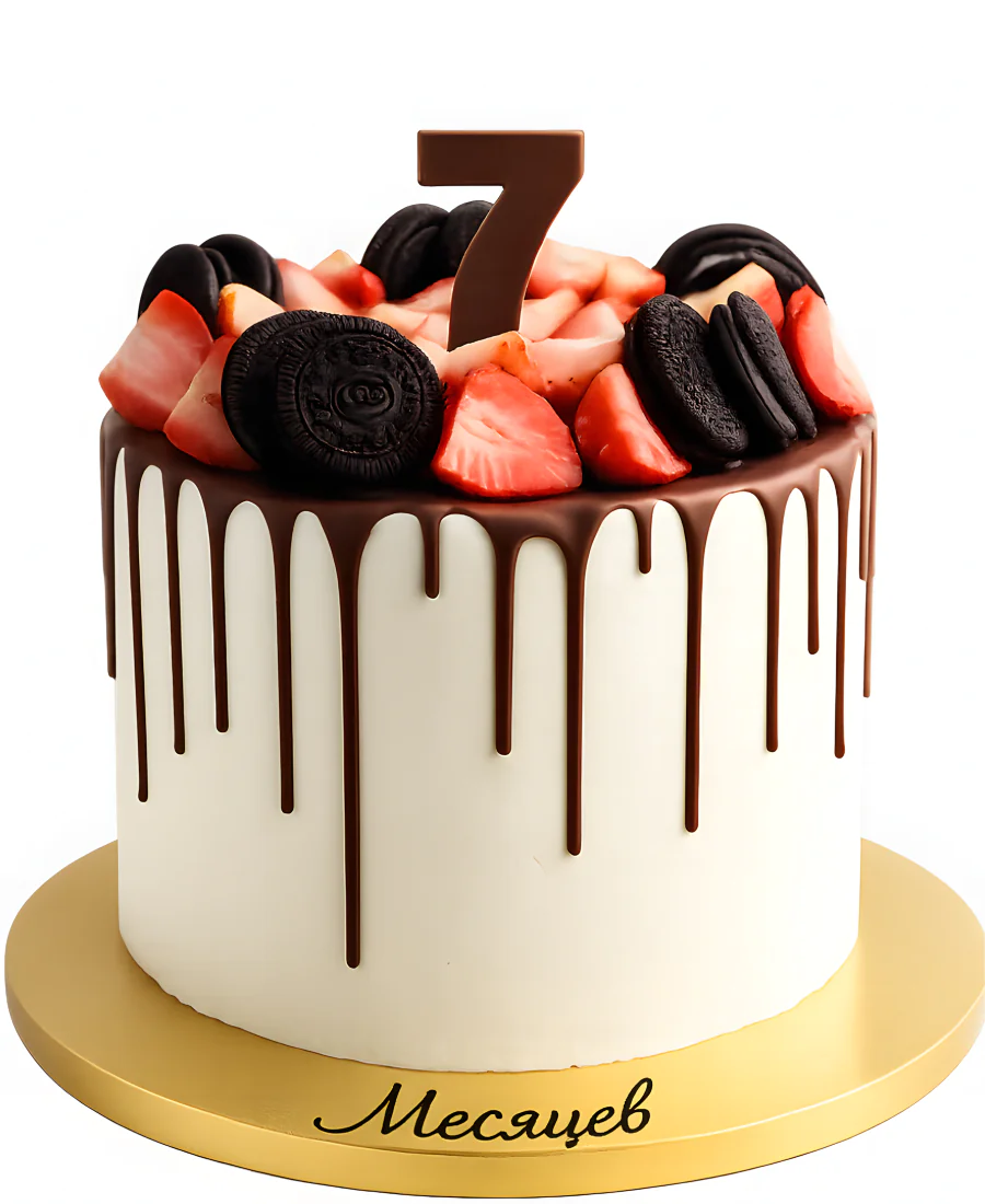 Торт с шоколадной глазурью и ягодами Фото