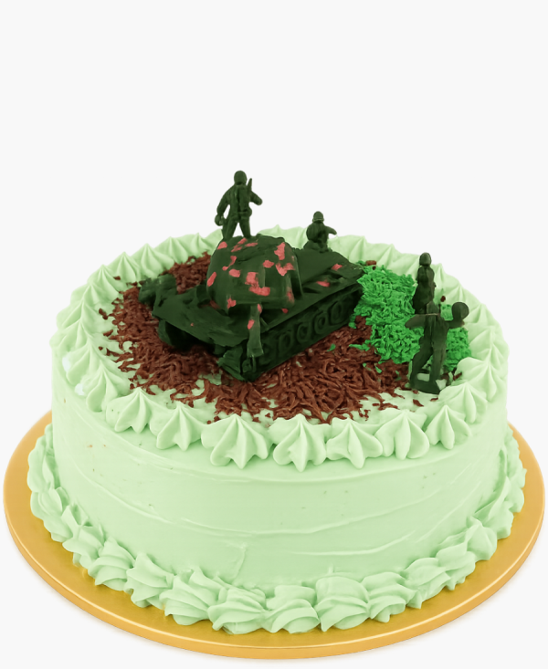 Салатовый кремовый торт с фигурками Фото