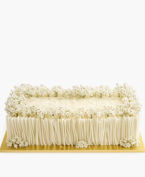 Свадебный прямоугольный торт с вафельной бумагой и гипсофилами Фото