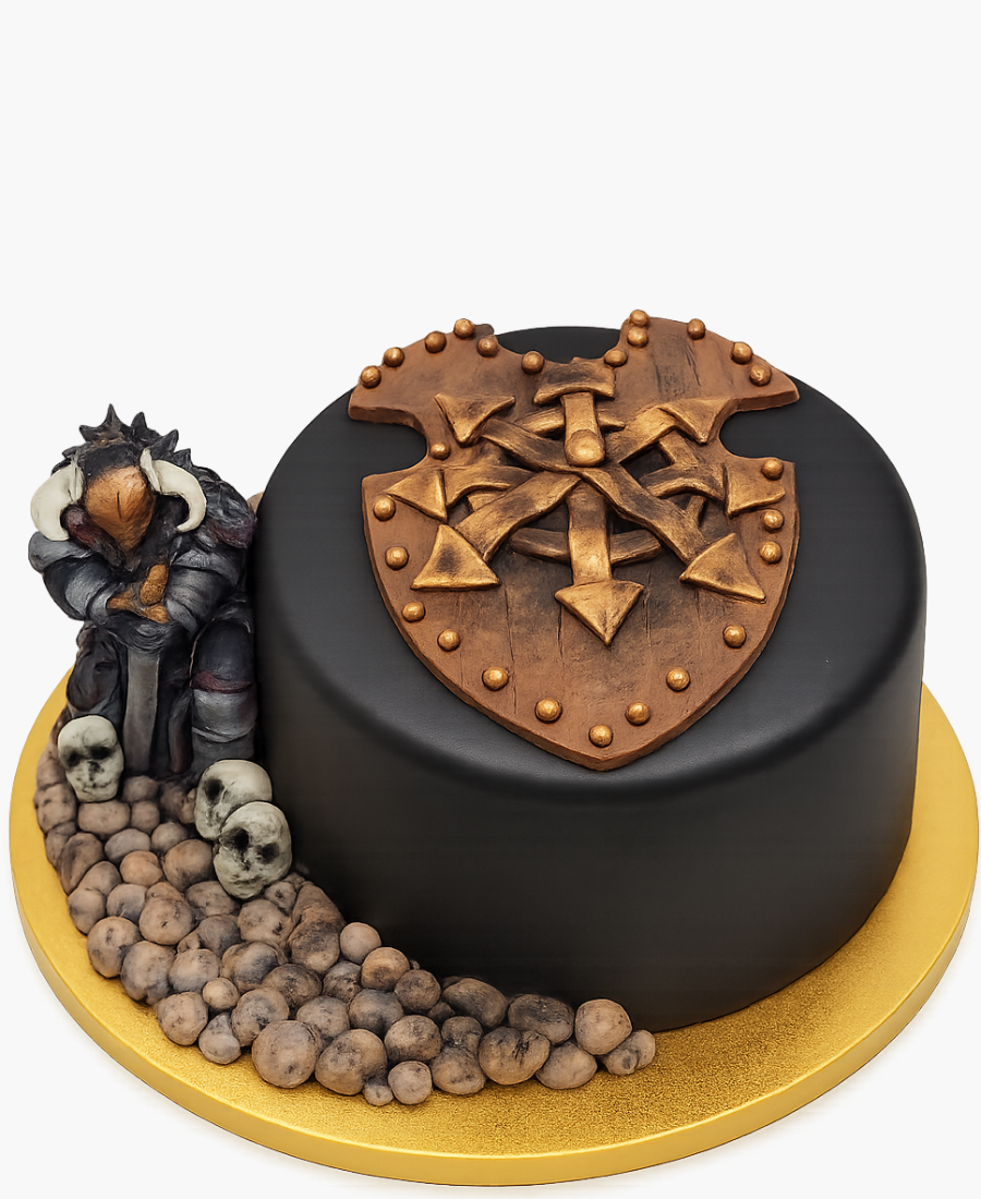 Торт с фигуркой персонажа из игры Вархаммер Фото